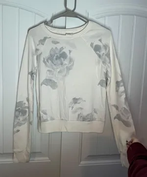 Crewneck thumbnail 1