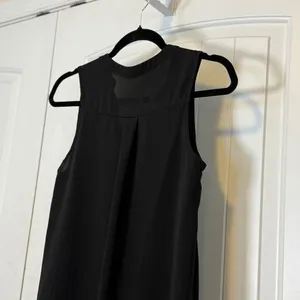 Lush Womens EUC Sleeveless V-Neck High Low Hem Pleated Back Dress XS Casual Chic thumbnail 5