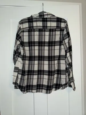American Eagle Black and white flannel thumbnail 2