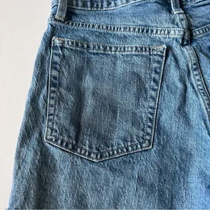 Gap denim button fly high rise cheeky shorts size 0/25 Denim thumbnail 11