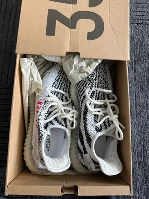 Yeezy Boost 350 Adidas V2 Zebra thumbnail 4