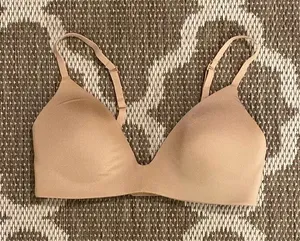 Skims wireless bra, size 34C thumbnail 1