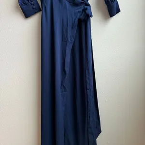 NWT Fame And Partners Long Sleeve Navy Blue Maxi Wrap Cocktail Ball Dress Size 4 thumbnail 3