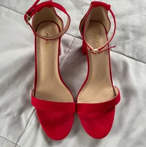 Red heels! Size 7.5 thumbnail 1