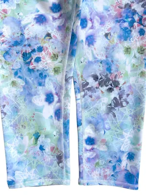 Like New ALO Yoga Crop Leggings Floral Size Large thumbnail 5
