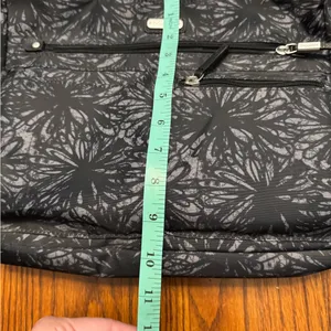 Baggallini Crossbody Everyplace Bag NWT Black Floral School College Travel thumbnail 12