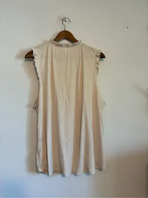 Maurices NWT Beige Tan Vineyard Ribbed Sleeveless Ruffle Trim Tank Top Shirt thumbnail 5