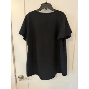 Zenana Black Top – Size Large thumbnail 4