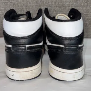 Nike Air Jordan 1 Mid Panda Women's 6.5 Black White DV0991-101 Sneakers thumbnail 4