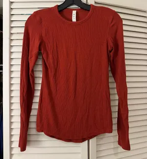 Lululemon Hold Tight Long Sleeve Shirt Size 4 Cayenne thumbnail 1