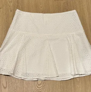 H&M NWOT White Eyelet Cotton Blend Mini Skirt thumbnail 1