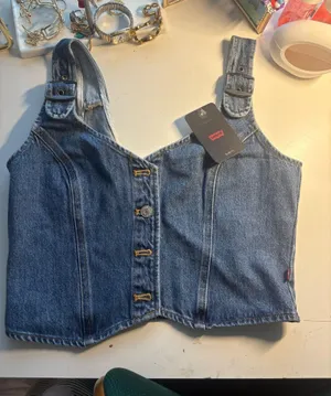 Levi’s denim top thumbnail 1
