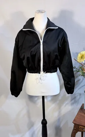 💥Polly Cropped Windbreaker Jacket Black White Zip Toggle Hem Lightweight S/M💚 thumbnail 1