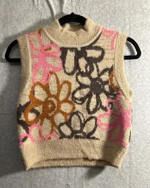PacSun Floral Sweater Vest Womens Small Tan Pink Fuzzy Knit Mock Neck Crop Boho thumbnail 1