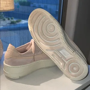 Nike Women's Blush Pink AF-1 Platform Sneakers Women’s‎ Size 8.5 thumbnail 5