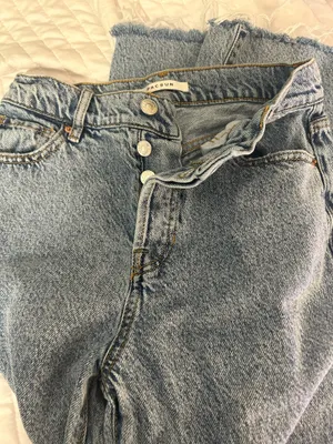 PacSun Washed High-Rise Mom Jeans Denim Classic Fit 25 thumbnail 2