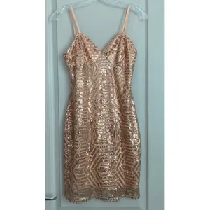 Guess Los Angeles Rose‎ Gold Sequin Geometric Bodycon Mini Dress Small V-Neck thumbnail 5