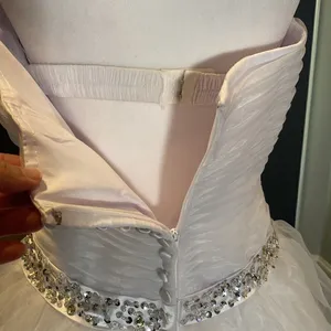 Women’s White Wedding Dress Tulle Ruffles Sweetheart Neckline Size 6 NWOT thumbnail 7