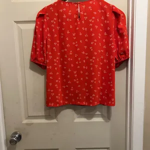 Elodie Red Puff Sleeve Boxy Blouse with small white floral print - size medium thumbnail 4