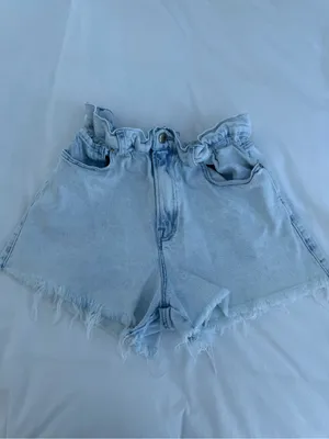Good American Jean shorts thumbnail 2