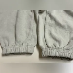 PacSun Women’s Beige Cargo Joggers - Size XS - NWT thumbnail 4