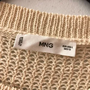 MNG Mango Womens Open Knit Sweater Boxy Floral Applique Beige Short Sleeve L thumbnail 3