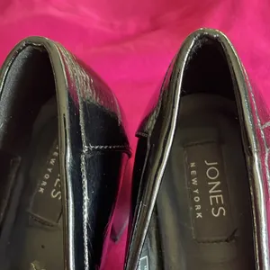 Jones New York Shiny Black Loafers with heels thumbnail 3