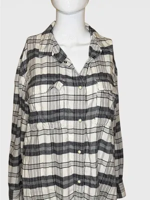 American Eagle Outfitters Black and White Plaid Button-Down Shirt thumbnail 2