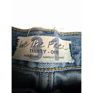 We The Free Shorts Free People 31 Distressed Cutoff Denim High Button Fly CC13-3 thumbnail 2