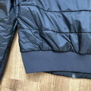 Lululemon Women's Black Reversible Insulated Bomber Jacket Size 2 thumbnail 12