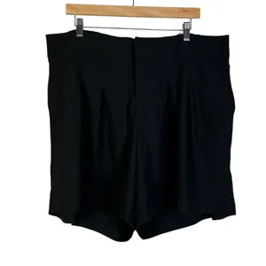 NWT Torrid Black Pleated Shorts Size 18‎ thumbnail 2