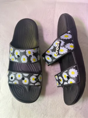 CROCS Black Daisy-Print Dual-Strap Kids Sandals thumbnail 6