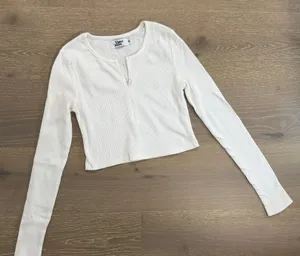 Crop Top - size S thumbnail 1