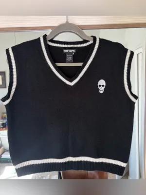 Hot Topic Women's Black/White Solid Knit V-Neck Skull Embroidered Sweater Vest L thumbnail 2