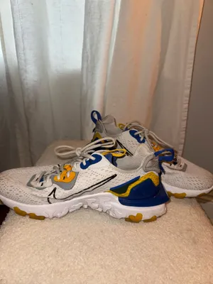 Nike Tennis Shoes Women’s thumbnail 2