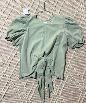 Boutique Top thumbnail 1