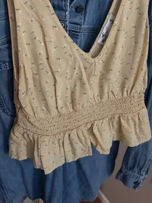 Hollister Top thumbnail 3