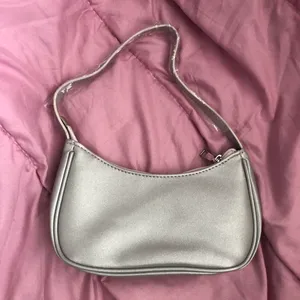 Goth Grunge Biker Y2K 2000s Style Trendy Silver Streetwear Bimbo Shoulder Hand Bag Purse Mcbling Faux Leather Studs #Acubi #Subversive #Streetwear #Punk #Baddie Measurement in pics thumbnail 2