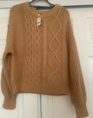 Dream Cable Knit thumbnail 2
