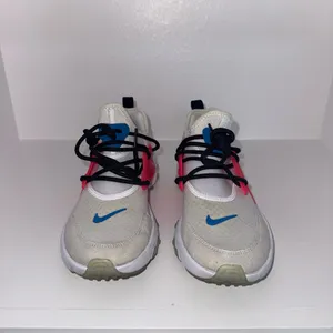 Nike React Presto  thumbnail 3