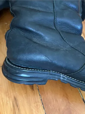 ☀️3/$25 UGG Women’s Black Leather Larkspur Sheepskin Motorcycle Buckle Boots 7 thumbnail 10