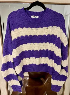 Double Zero Scallop Stripe Purple Sweater size Medium thumbnail 1
