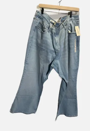 Universal Thread High Rise Flare Jeans Light Wash Blue Size 26 014096197‎ thumbnail 1