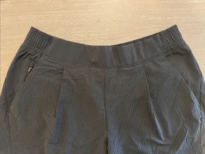 Athleta - Black textured Brooklyn Shorts- 10 thumbnail 4