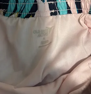 Old Navy Activewear Shorts thumbnail 2