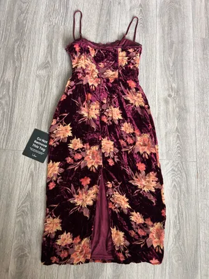 New Lulus Erisa Burgundy Velvet Floral Burnout Midi Dress Size Medium MSRP $88 thumbnail 9