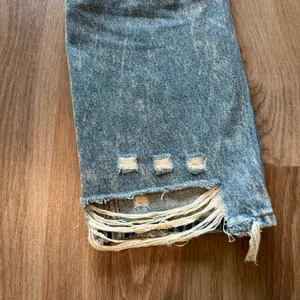 Abercrombie and Fitch Annie High Rise Ankle Straight Jeans thumbnail 6