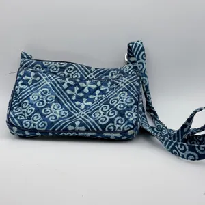 Vera Bradley Crossbody Bag Blue Quilted Batik Geometric Purse Retired Print thumbnail 3