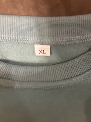 Amazon Women’s Para Crewneck thumbnail 4