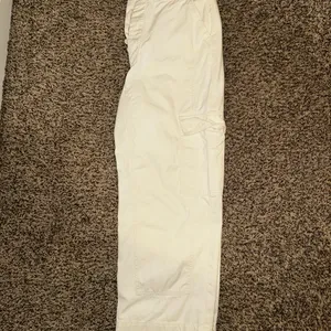 Universal Thread white wide leg pants thumbnail 3